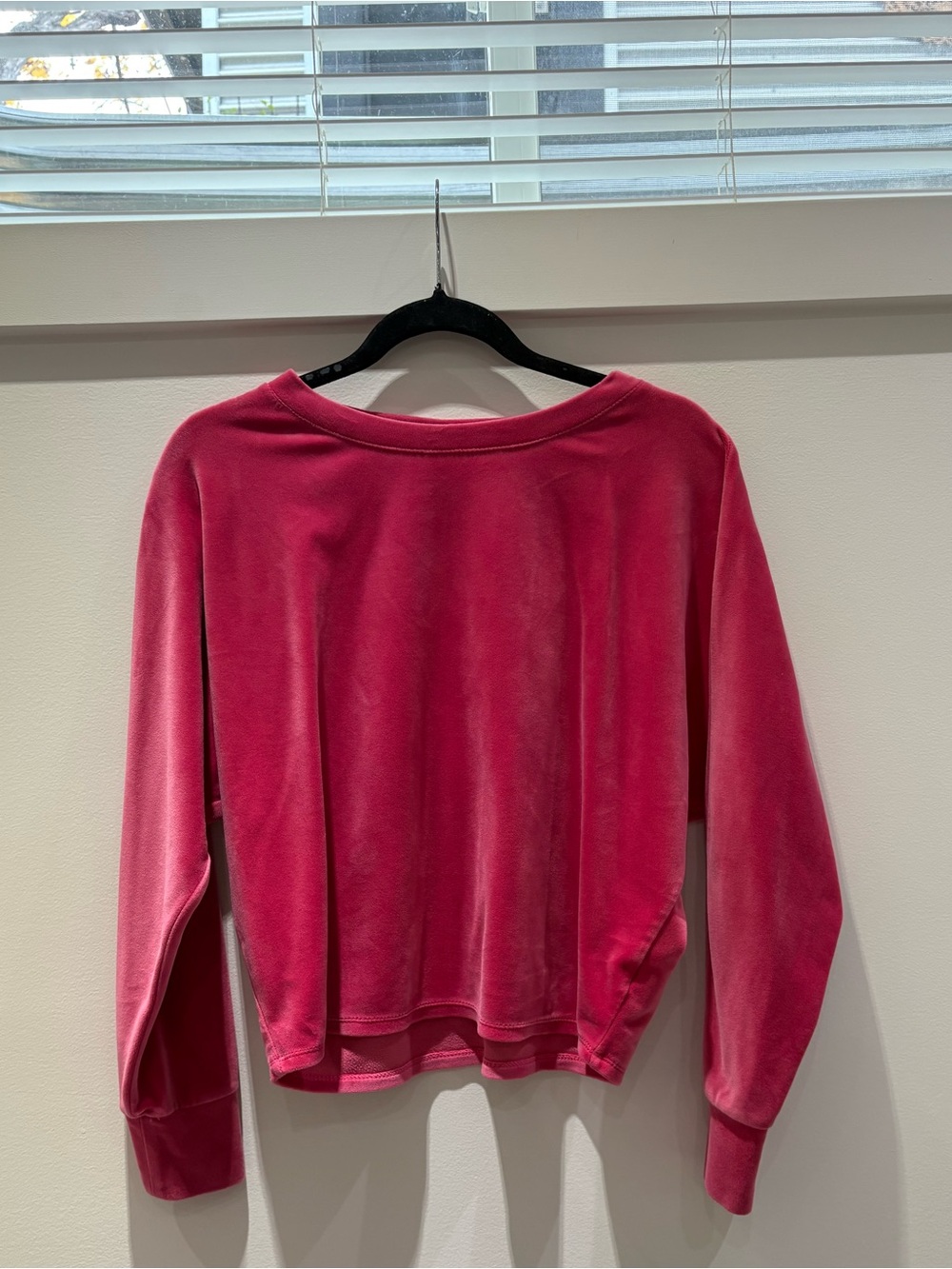 Juicy Couture Hot Pink Velour Crewneck Sweatshirt – Small